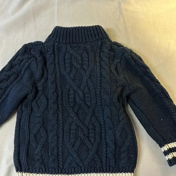GAP - pullover cable knit sweater. Size 12-18 months - Picture 5 of 5